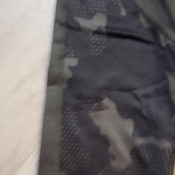 Under Armour Black Camo Leggings - Picture 3 of 6